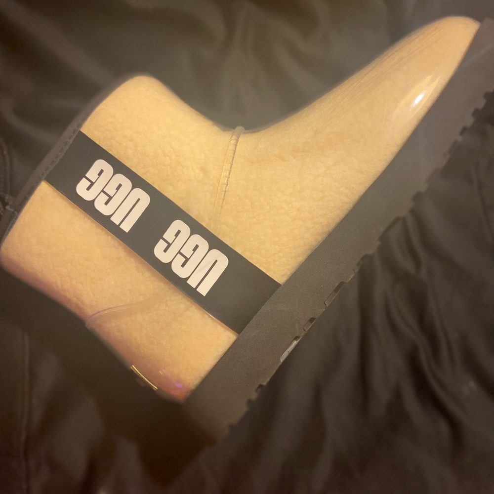 Tan ugg boots
